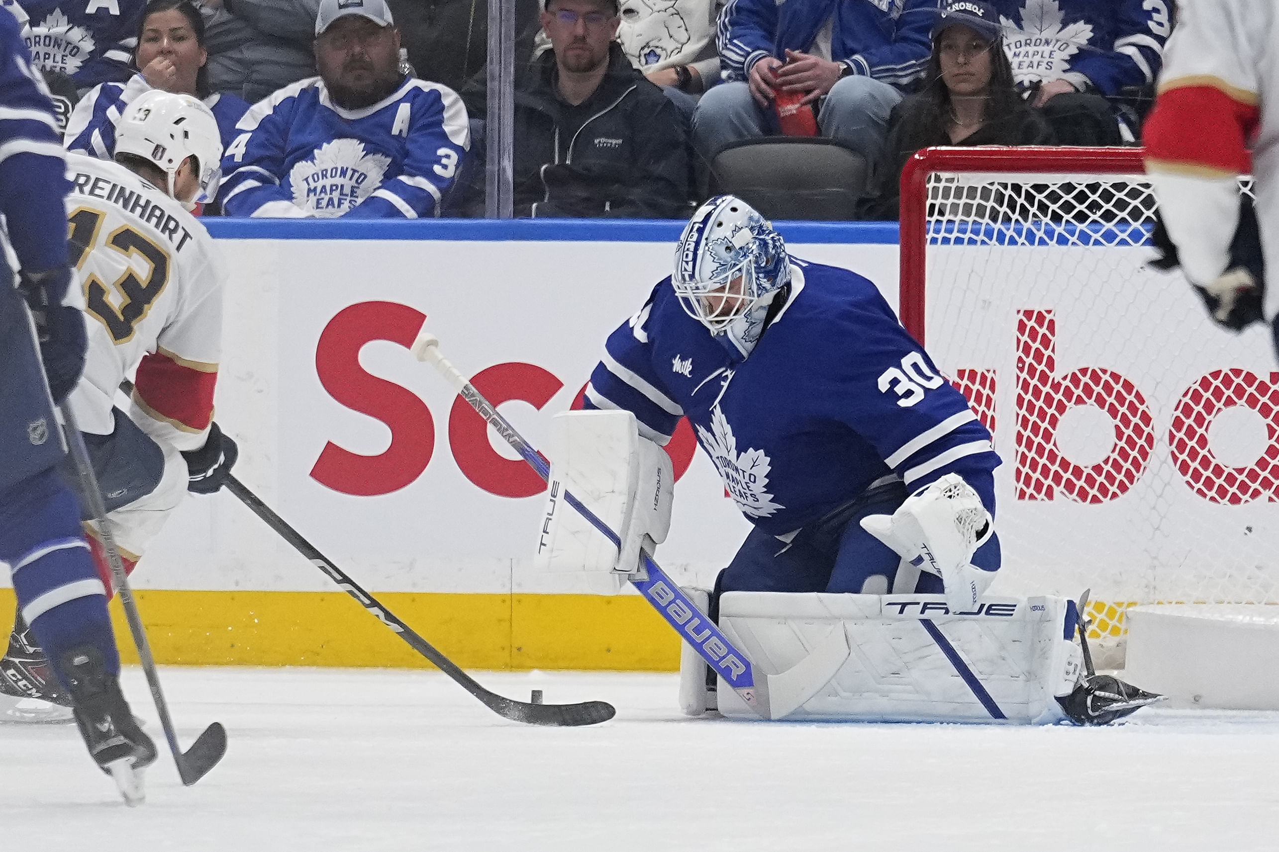 The Cats need to do more than just get two shots on goal in the first period against Toronto - Source: Imagn